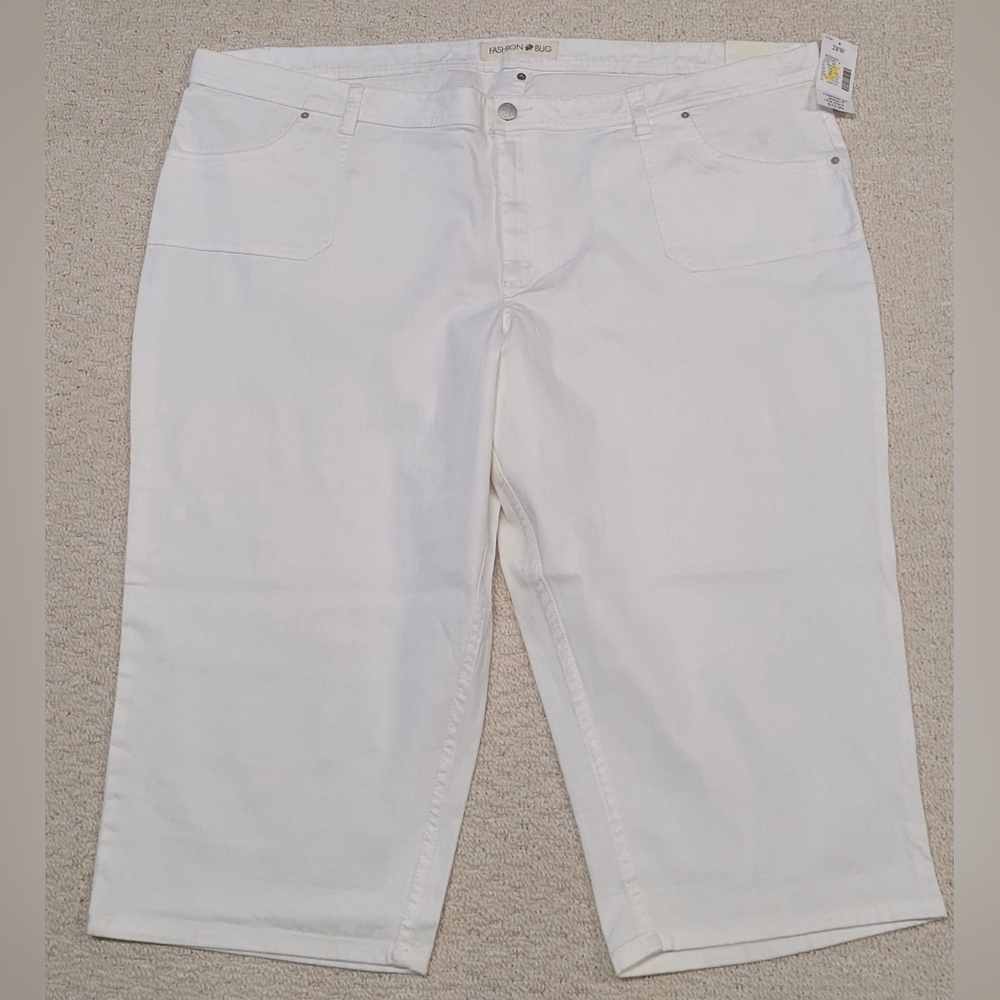 Fashion Bug 28W White Denim Capri Length Pants New Zipper Fly Button Closure